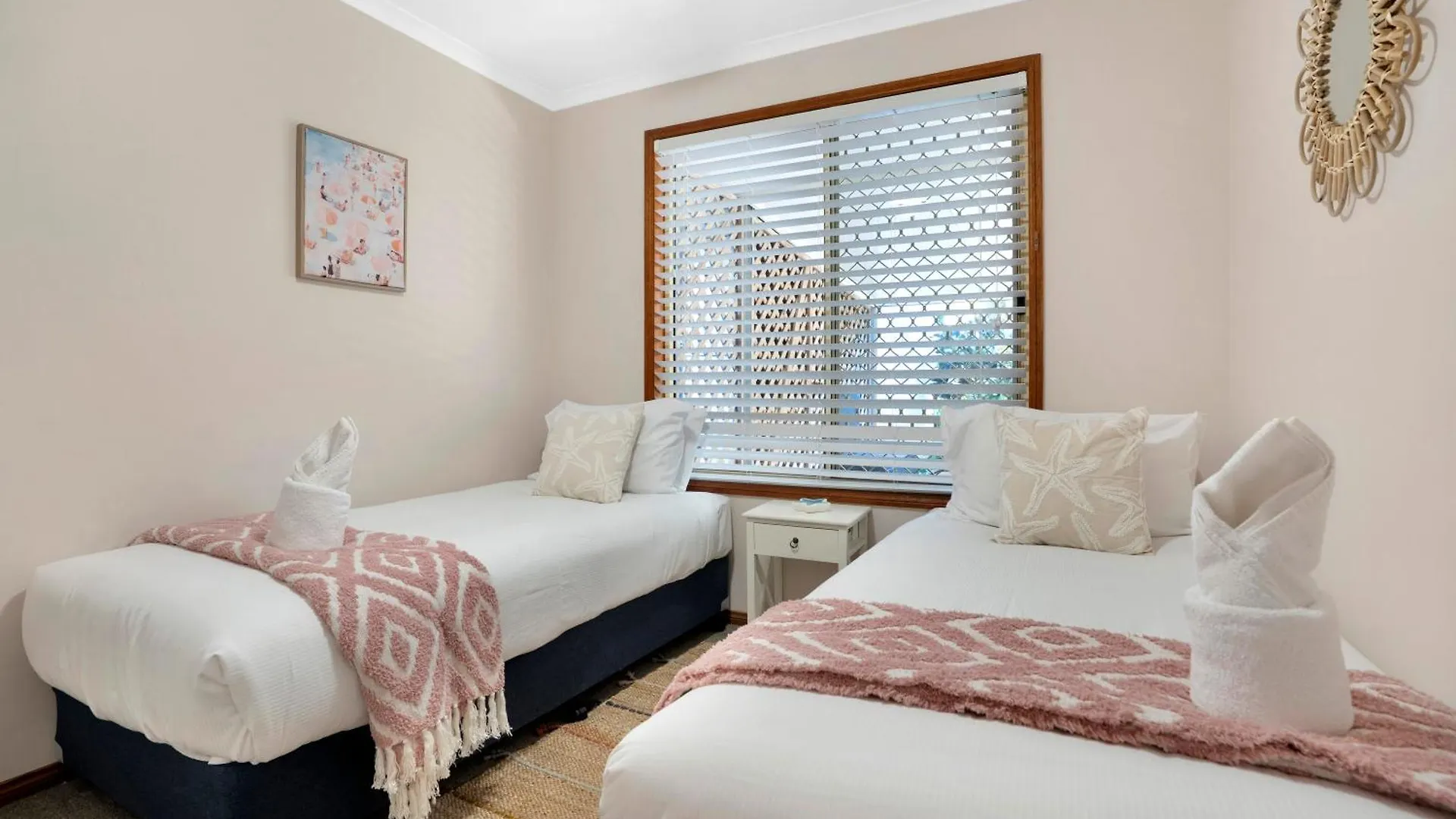 Sea Breeze Cottage At Mudjimba - Pet Friendly 0*,  오스트레일리아